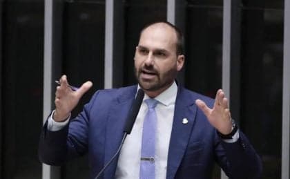 Eduardo Bolsonaro enfrenta processo por coação no STF
