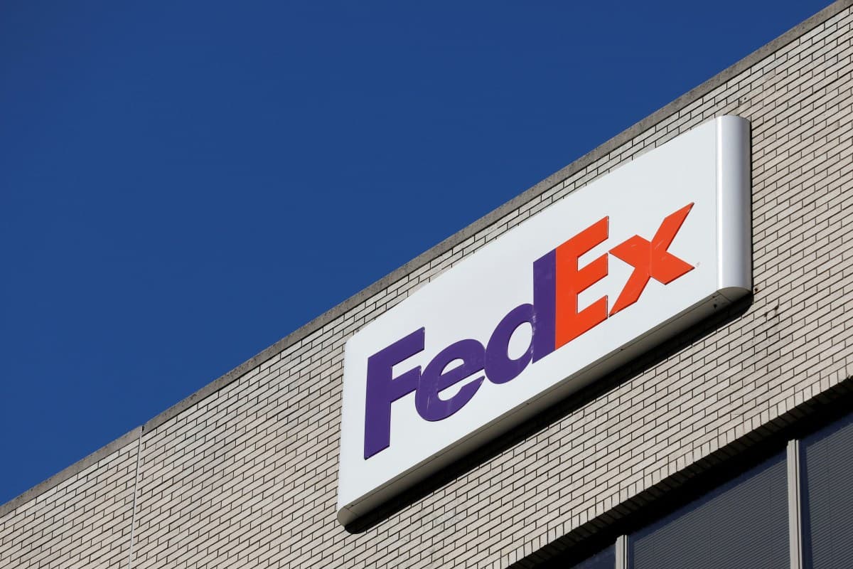 FedEx projeta lucro de até US$ 18,60 por ação para 2026