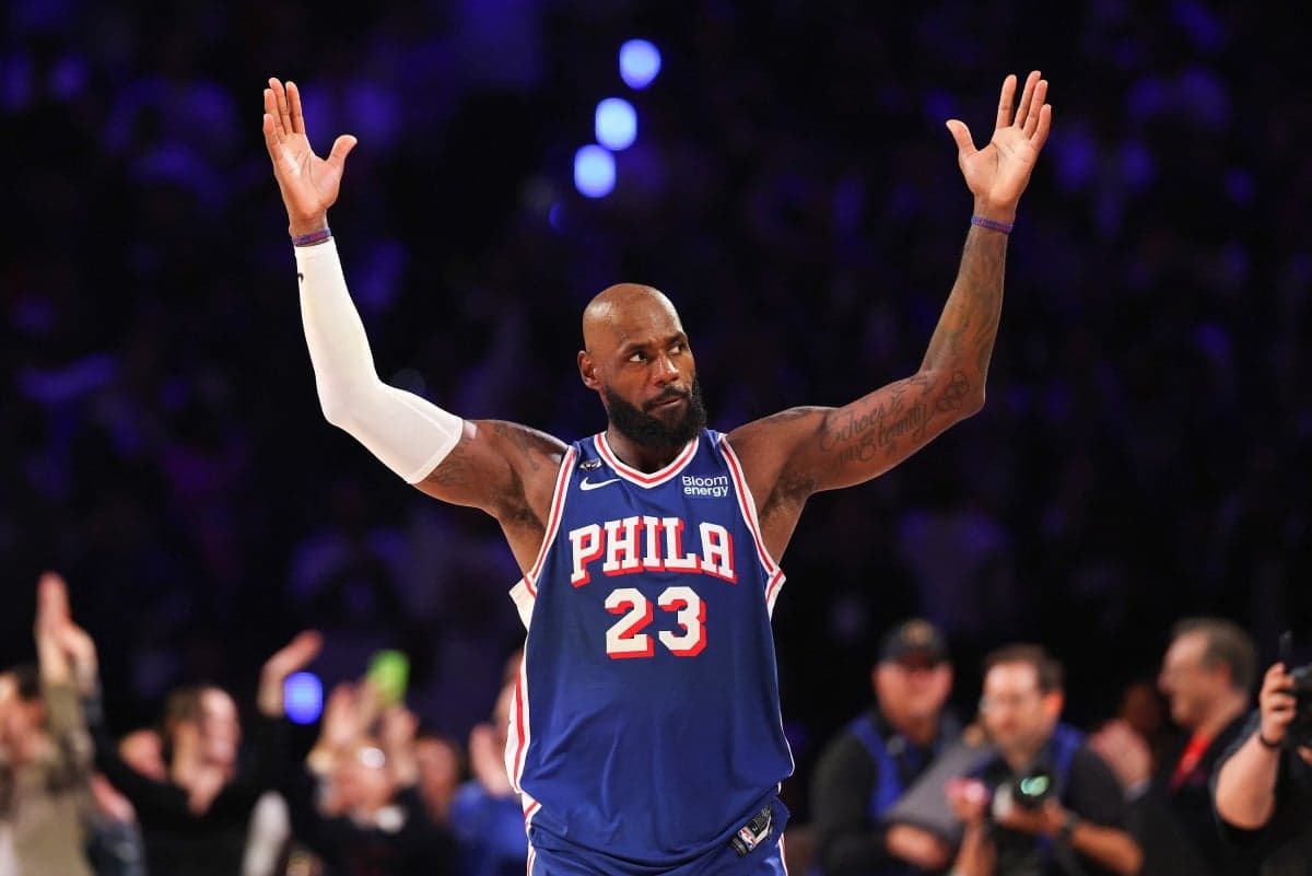 Donald Trump critica LeBron James por gestos durante hino nacional
