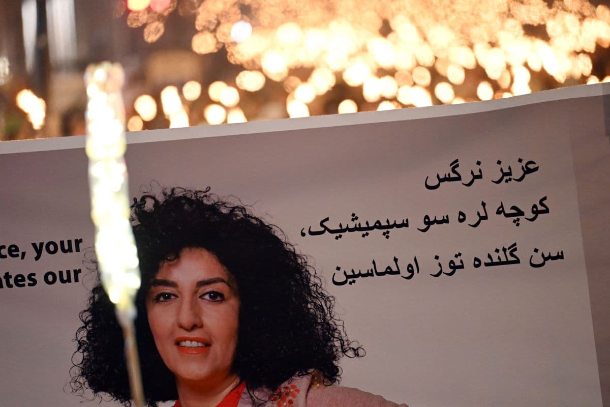 Narges Mohammadi recebe fiança e vai para hospital em Teerã