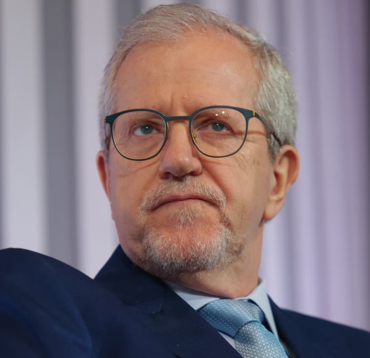 Ministro do Meio Ambiente promete ações legais contra mudanças no Código Florestal