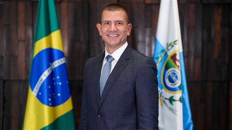 Vinícius Júnior processa campanha de Douglas Ruas por uso não autorizado da imagem