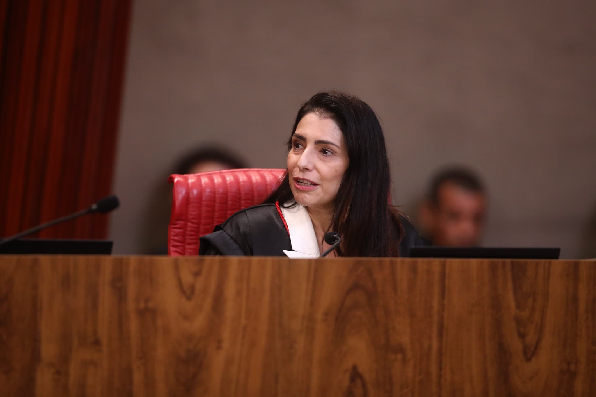 Ministra do TSE alerta sobre judicialização excessiva em campanhas eleitorais