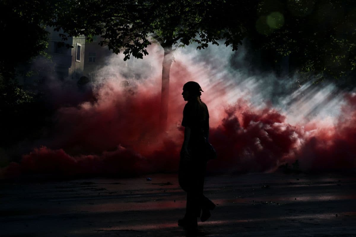 Protestos em Genebra geram confronto com polícia antes do G7