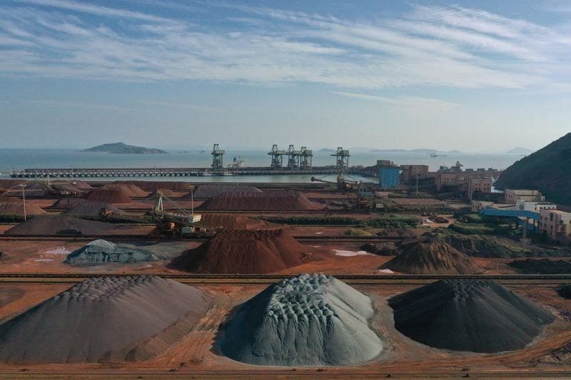 Crescimento econômico da China impulsiona alta nos preços do minério de ferro