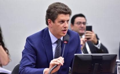 Ricardo Salles critica Eduardo Bolsonaro e Valdemar da Costa Neto
