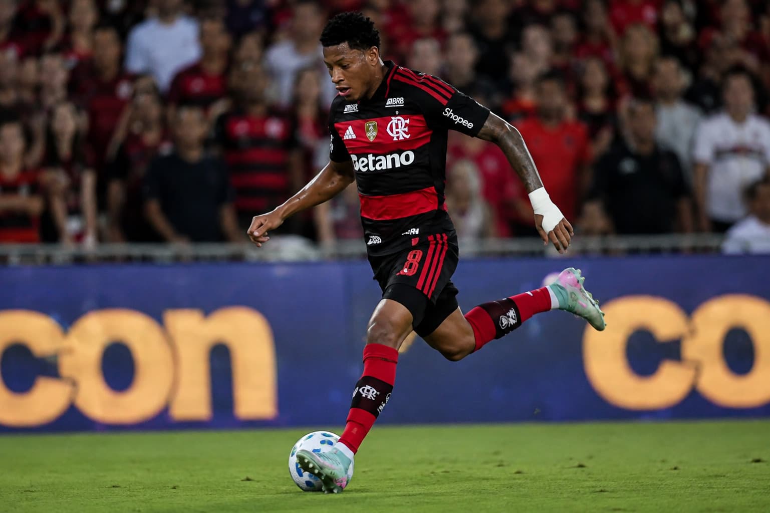 Flamengo entra na semifinal da Libertadores sem Arrascaeta e com Jorginho suspenso