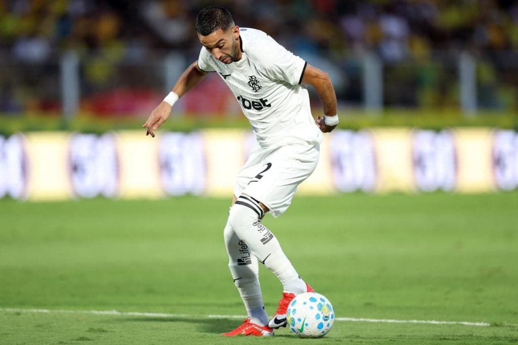 Hakim Ziyech faz estreia pelo Botafogo em derrota para o Mirassol