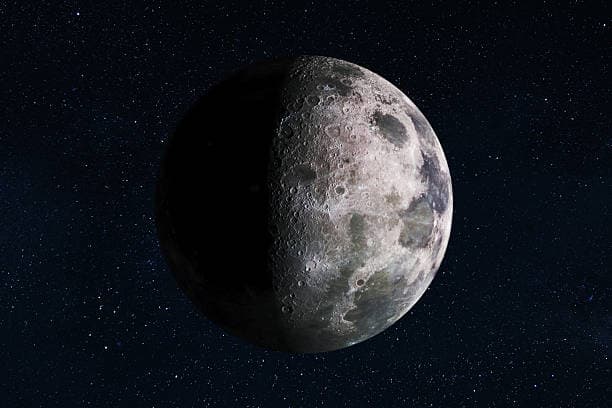 Lua hoje segunda-feira (24/08): fase, iluminação e calendário lunar