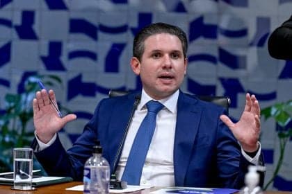 Hugo Motta é investigado pela PF por supostas fraudes de empréstimo