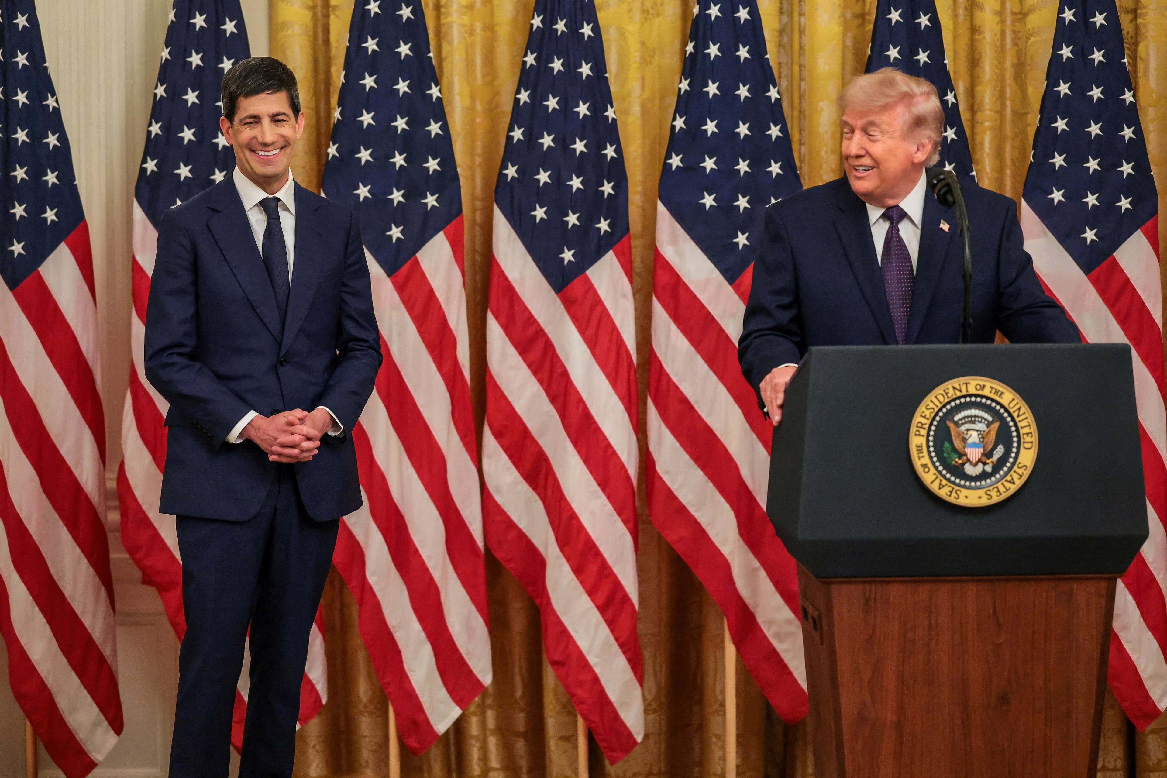 Trump mantém apoio a Warsh, mesmo diante de juros altos