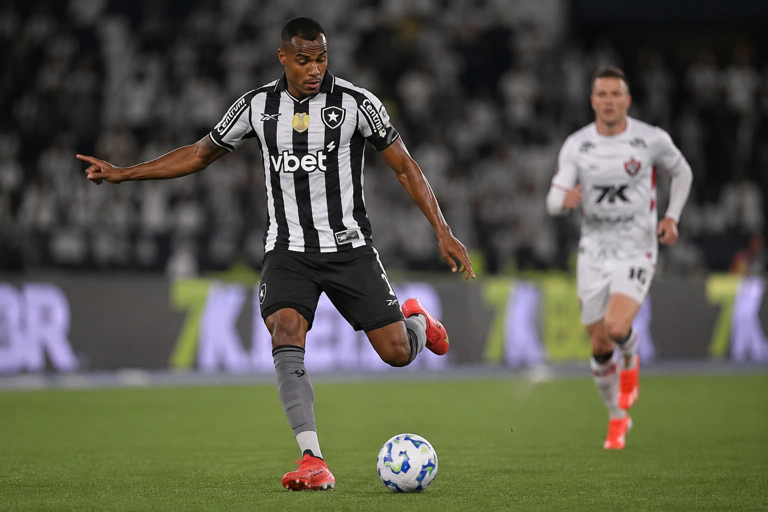 Botafogo confirma Tite e ganha fôlego com retorno de Matheus Martins aos treinos