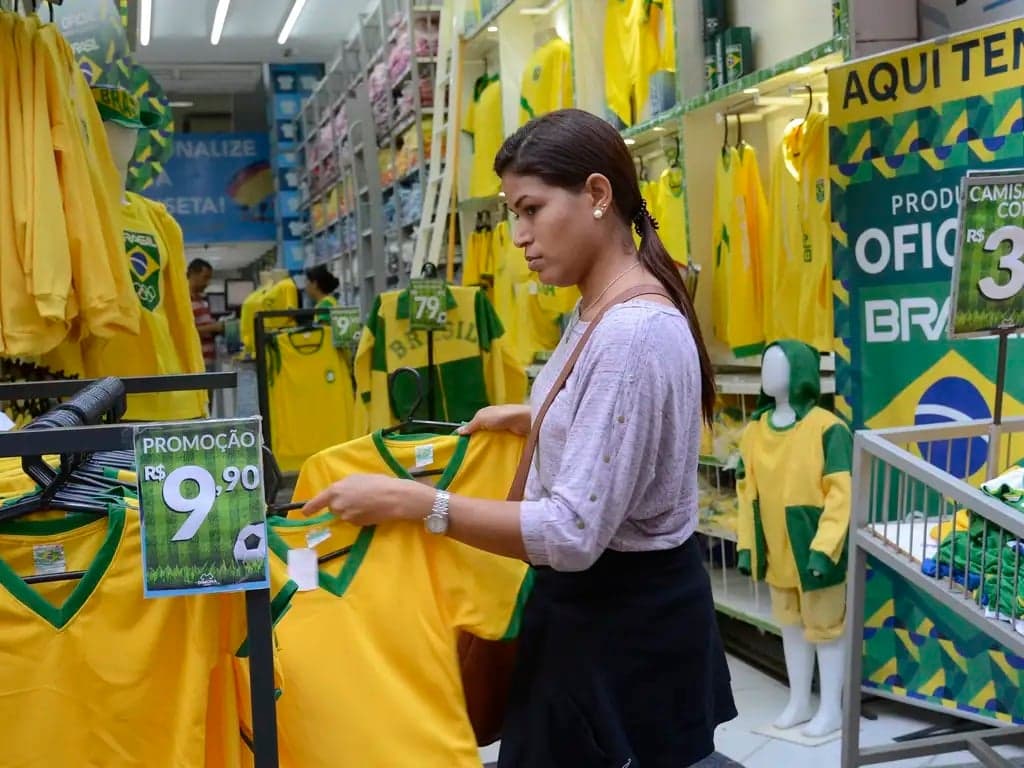 Eliminação do Brasil afeta vendas de produtos esportivos
