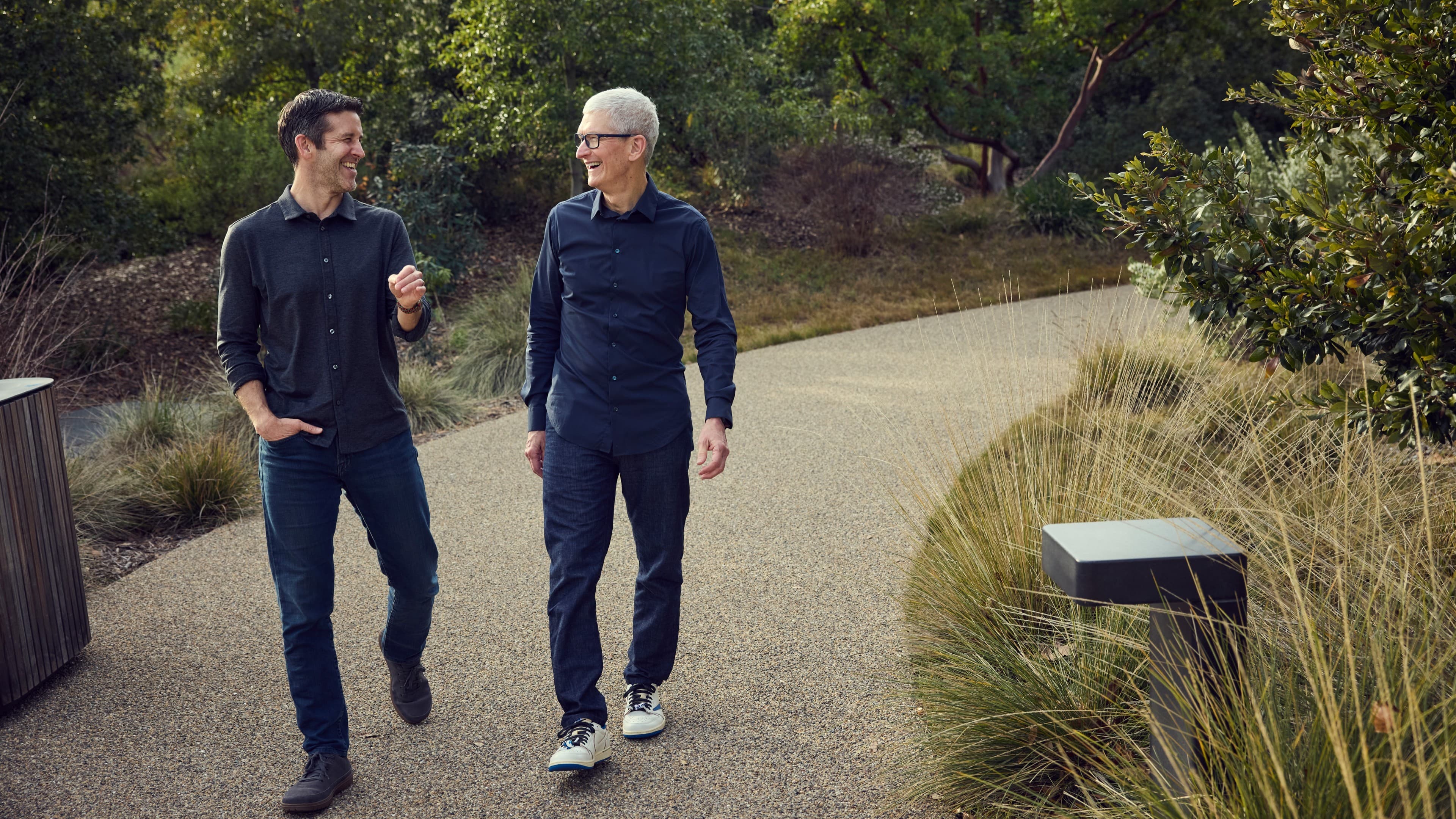Apple apresenta novo CEO: John Ternus assume posto em setembro