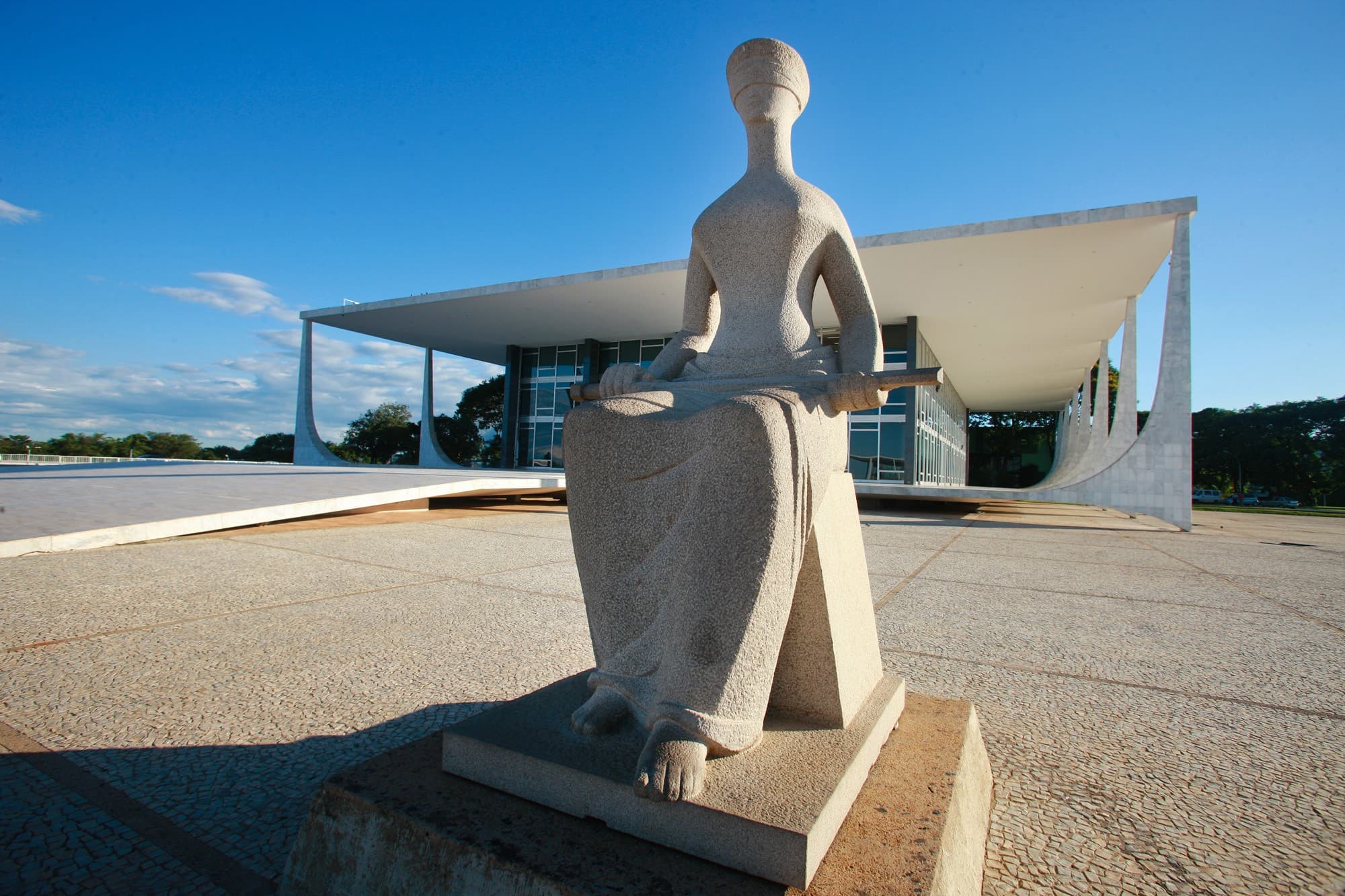 Entidades cobram urgência do STF sobre crise institucional
