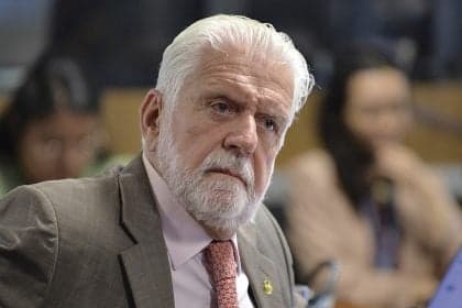 Lula e Wagner reforçam defesa em meio a escândalo político