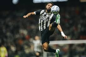 Renan Lodi fora da convocação para o jogo do galo