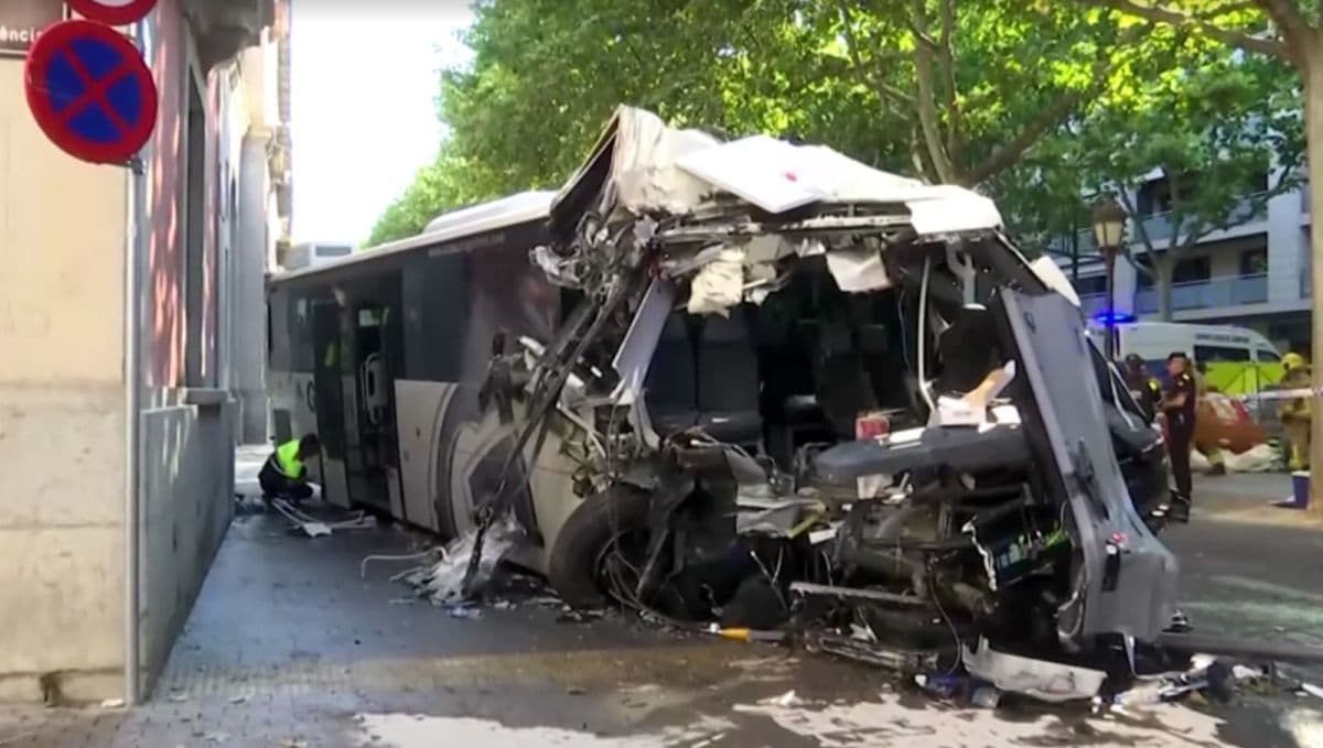 Acidente de ônibus em Lleida deixa quatro feridos em estado crítico