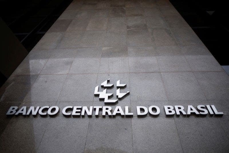 Banco Central anuncia leilões de venda de dólares com recompra