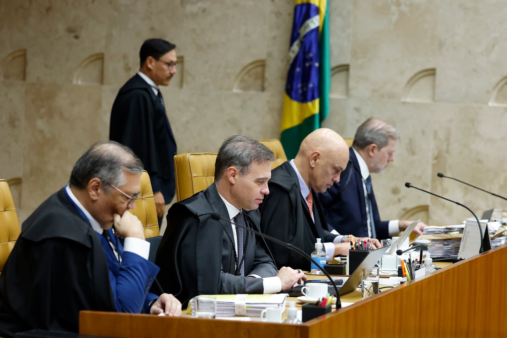 Ministros do STF debatem formato da sessão sobre investigação interna