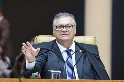 Flávio Dino revoga censura aplicada a reportagens da Gazeta