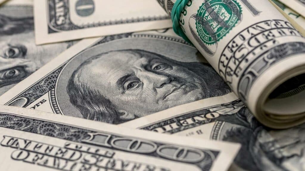 Cotação do dólar hoje (segunda-feira, 27/07): veja o valor da moeda americana