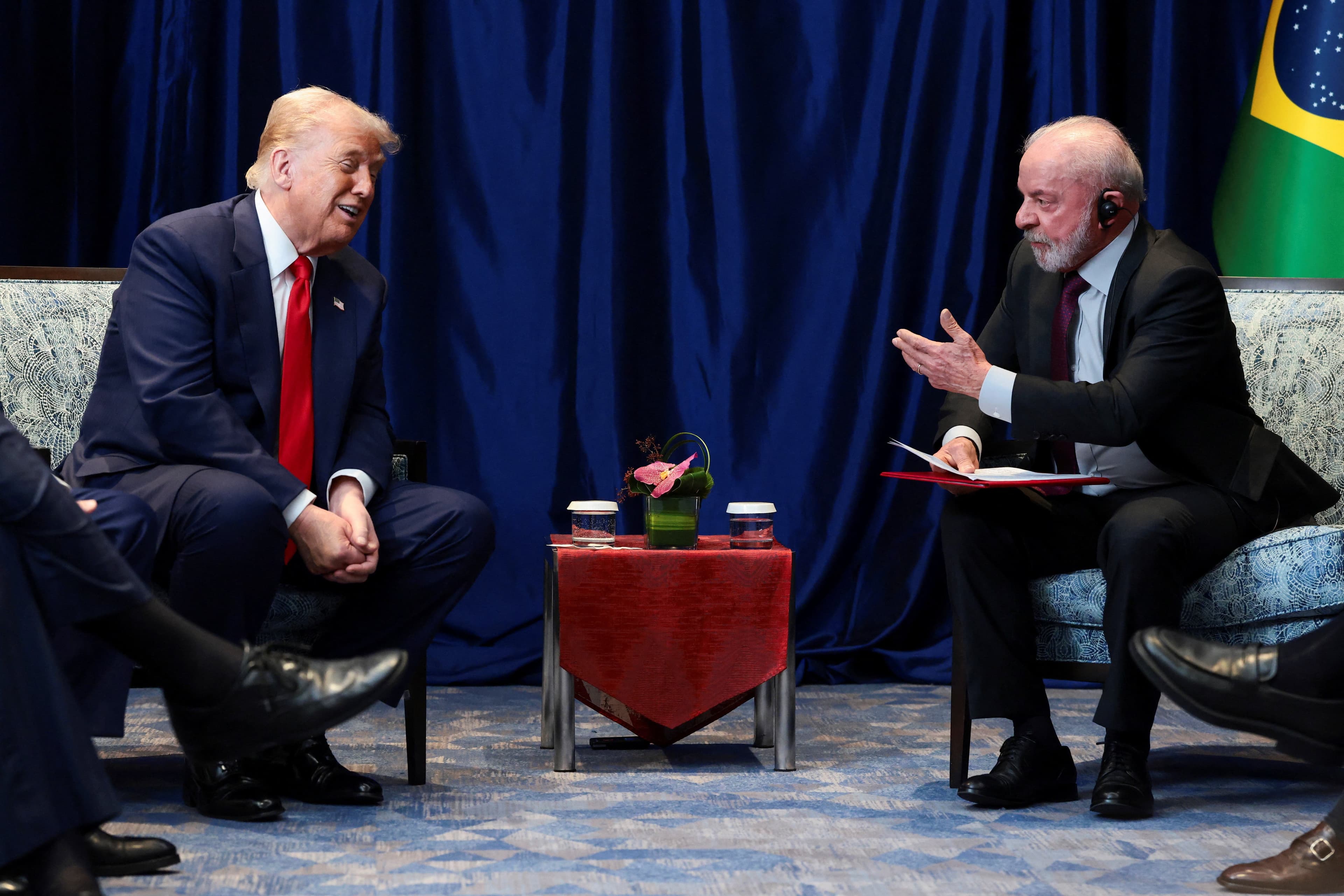 Trump e Lula se encontram novamente em Kuala Lumpur com foco nas tarifas