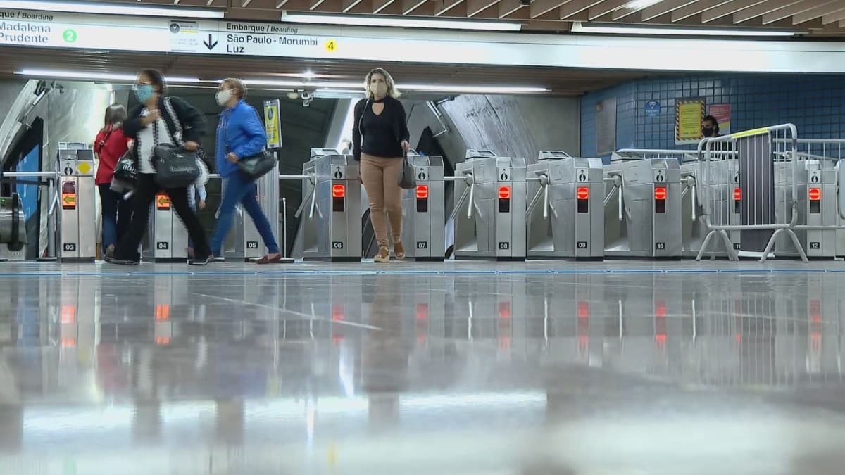 Metrô de São Paulo começa a aceitar pagamento com Pix em autoatendimento