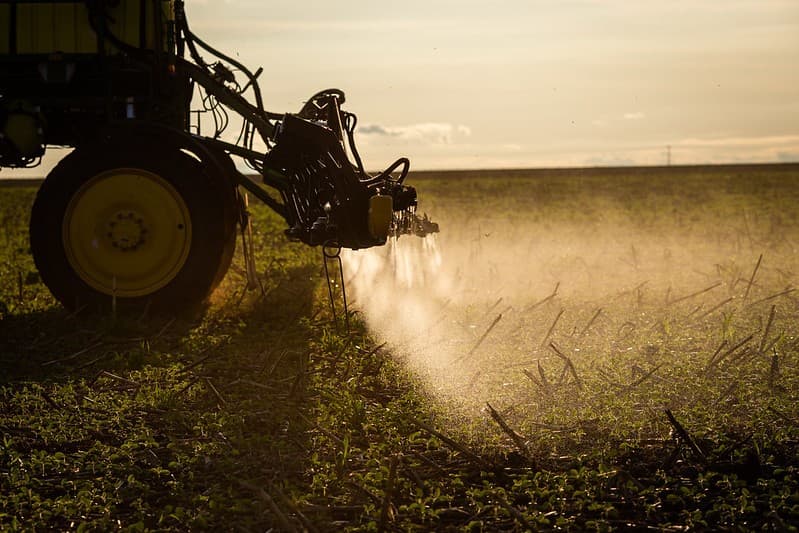 CropLife Brasil critica suspensão de registros de agrotóxicos com glifosato