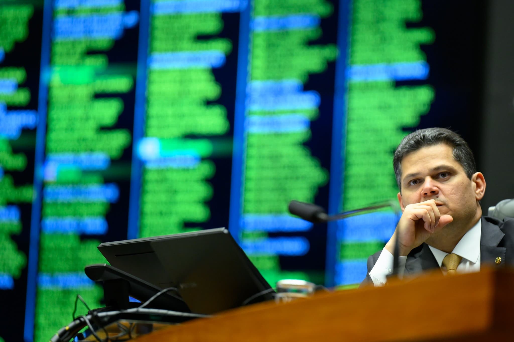 Senado deve votar PEC da aposentadoria especial na próxima semana