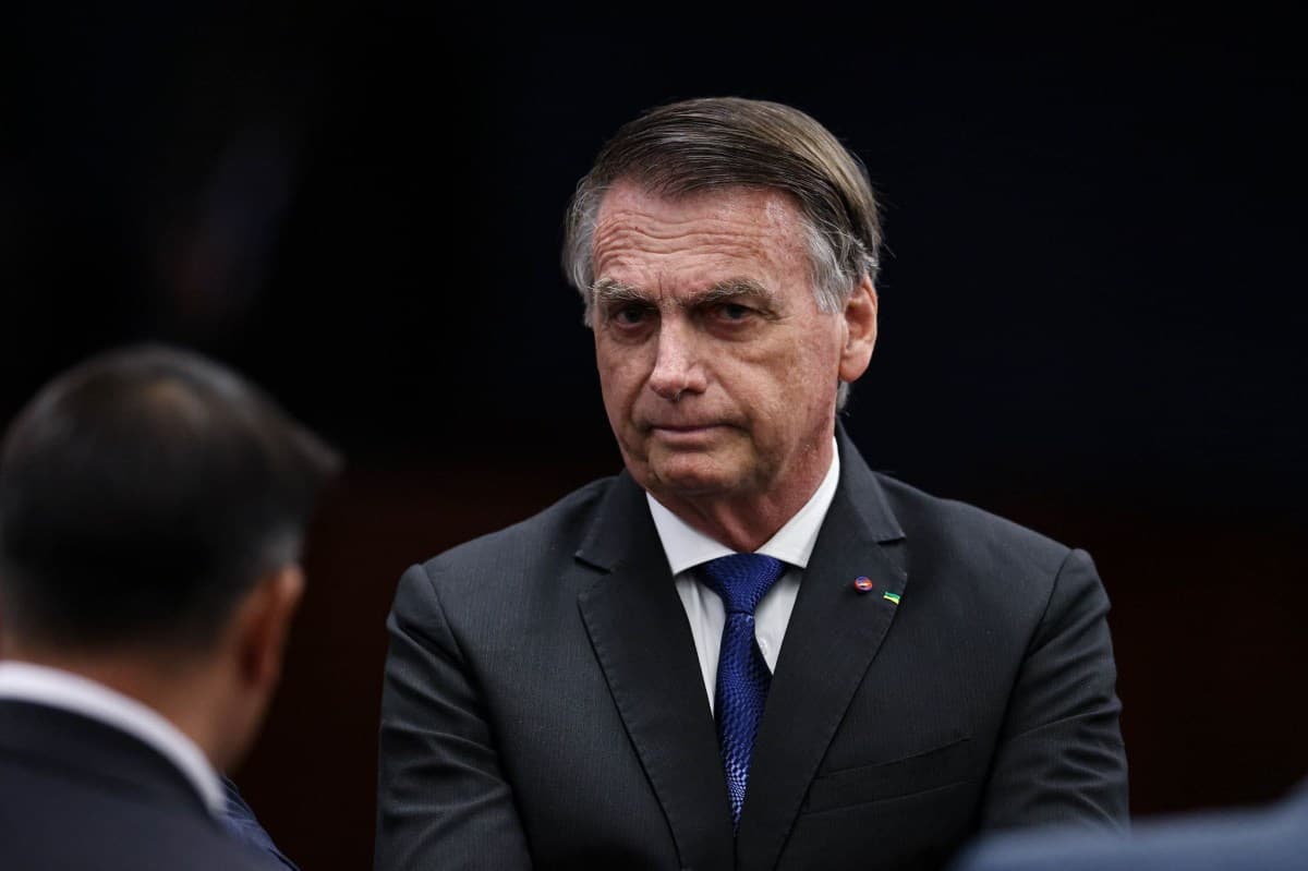 Ministro do STF intima Jair Bolsonaro sobre cobrança de infração fiscal