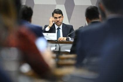 Jorge Messias considera deixar AGU após reprovação no Senado