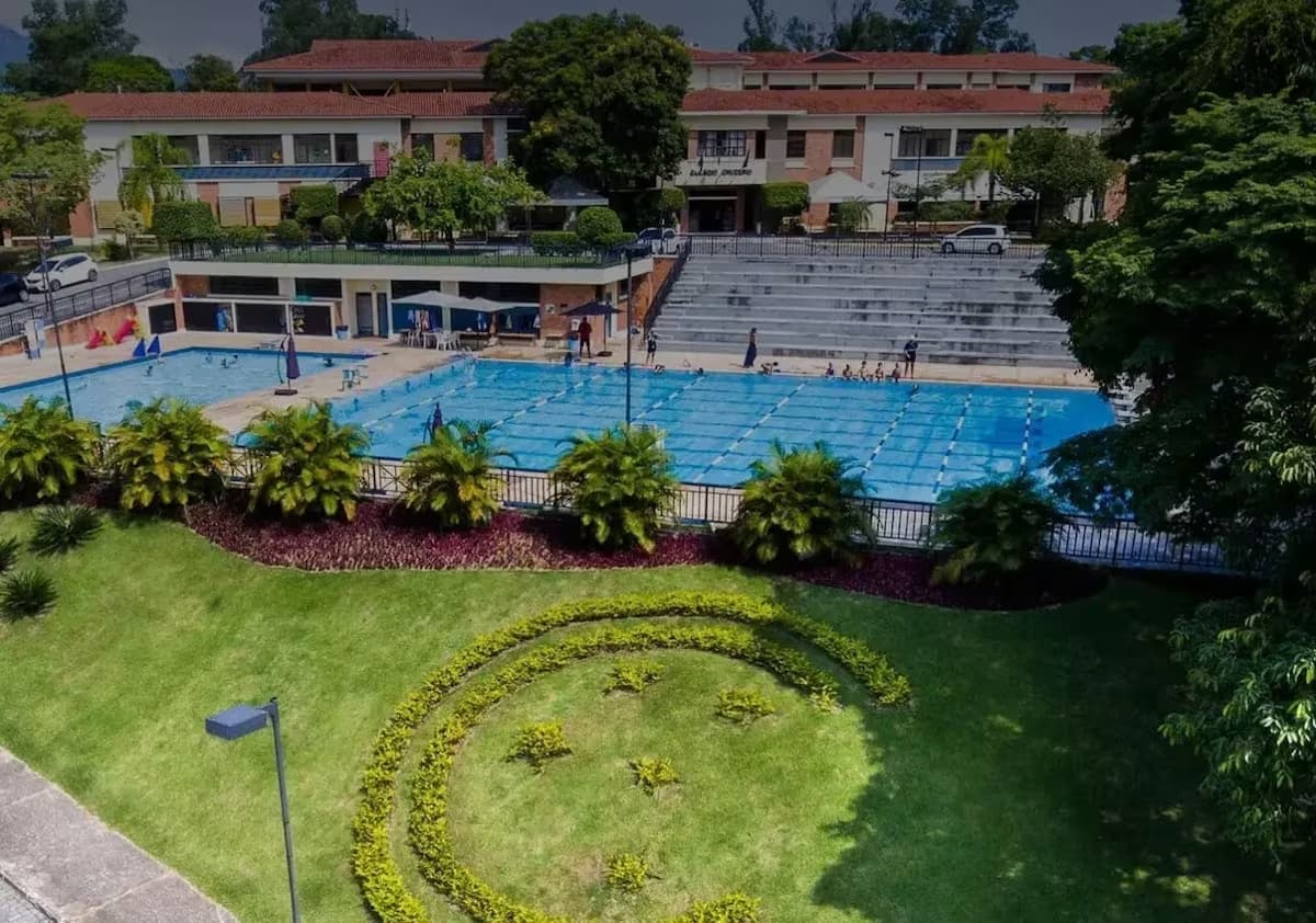 Polícia investiga classificação sexual de alunas em colégio do RJ