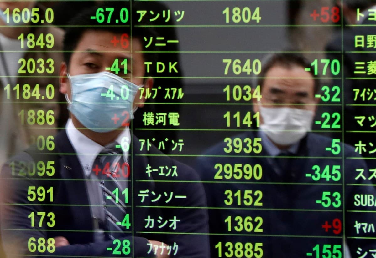 Nikkei cai 2,9% em Tóquio após comentários sobre vigilância cambial