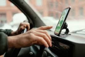 Passagens Excessivas da Uber Estão Forçando Motoristas a Arcar com os Custos do Trabalho