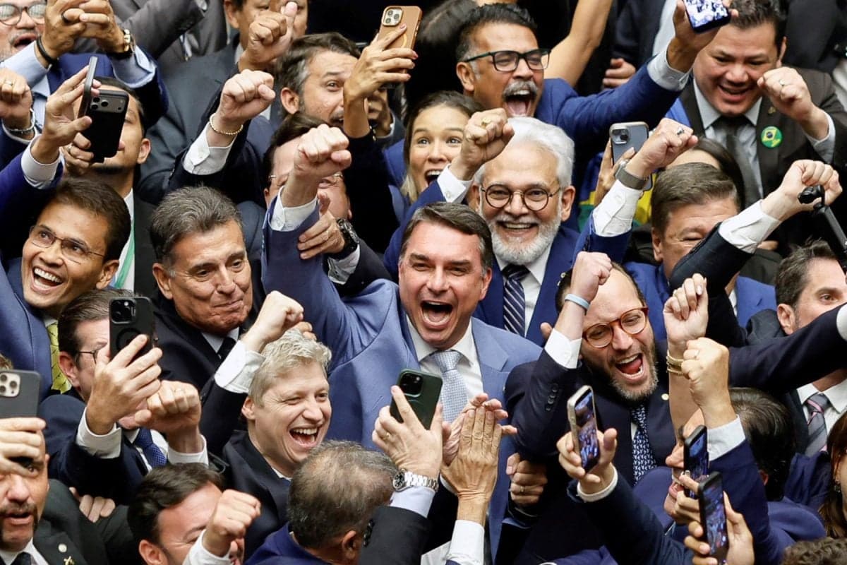 Bolsonarismo e Centrão negociam poder no Congresso antes do fim das eleições