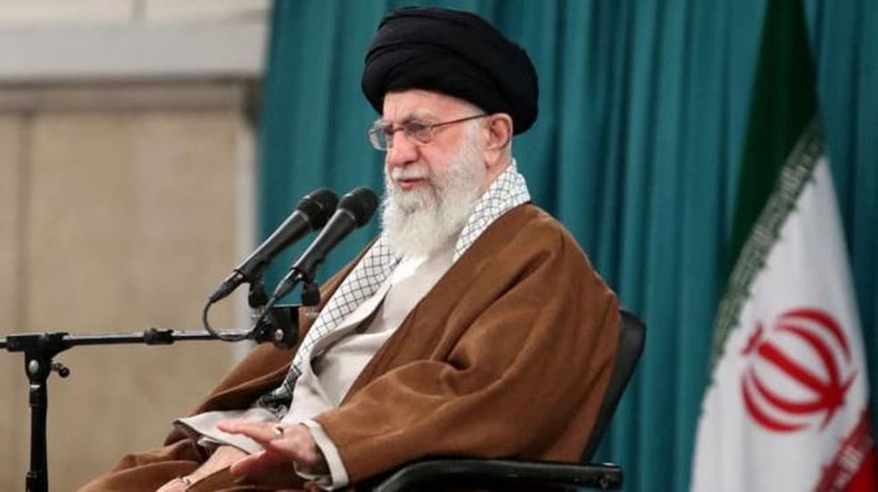Quem realmente detém o poder no Irã após a morte de Ebrahim Raisi?