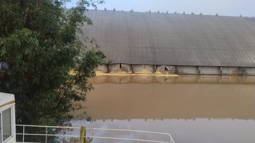 Enchente em Canoas rompe armazém da Bianchini e causa prejuízo de 100 mil toneladas de soja