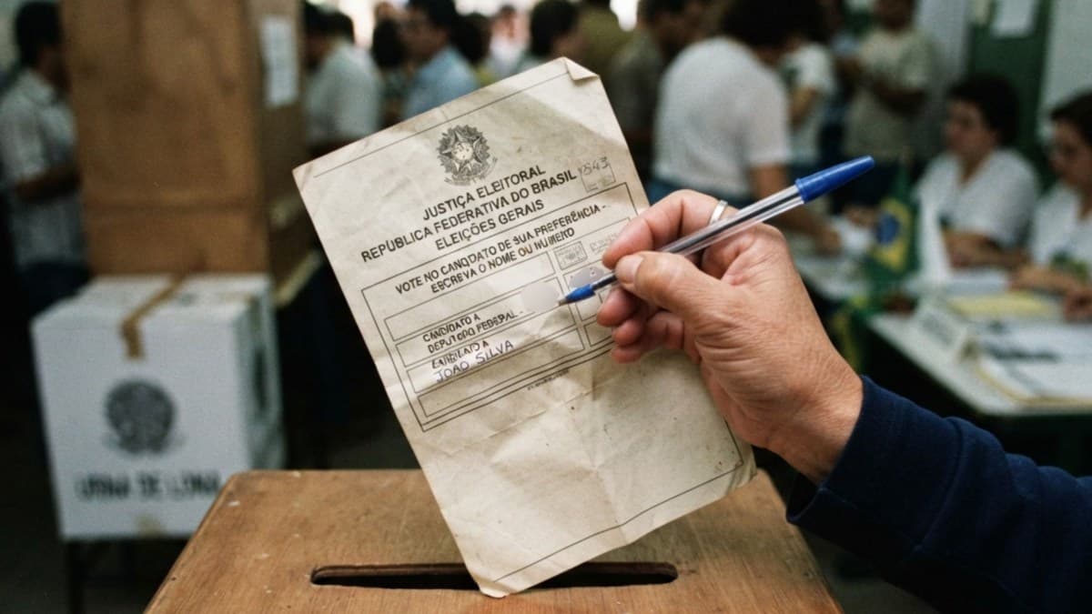 Código Eleitoral permite reciclagem de cédulas para ensino público