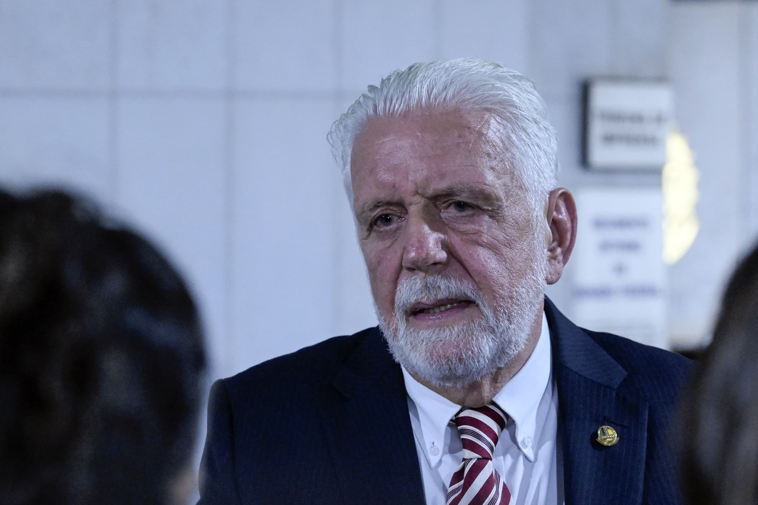 Jaques Wagner defende origem legal de dólares apreendidos pela PF