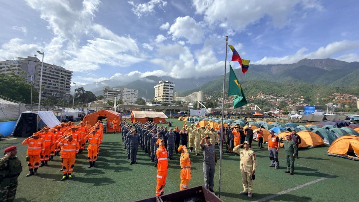 Equipes de resgate retornam ao Brasil após missão na Venezuela