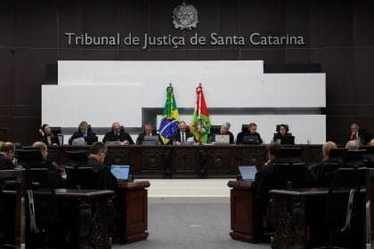 Homem é condenado por discriminação em escola de Itapema