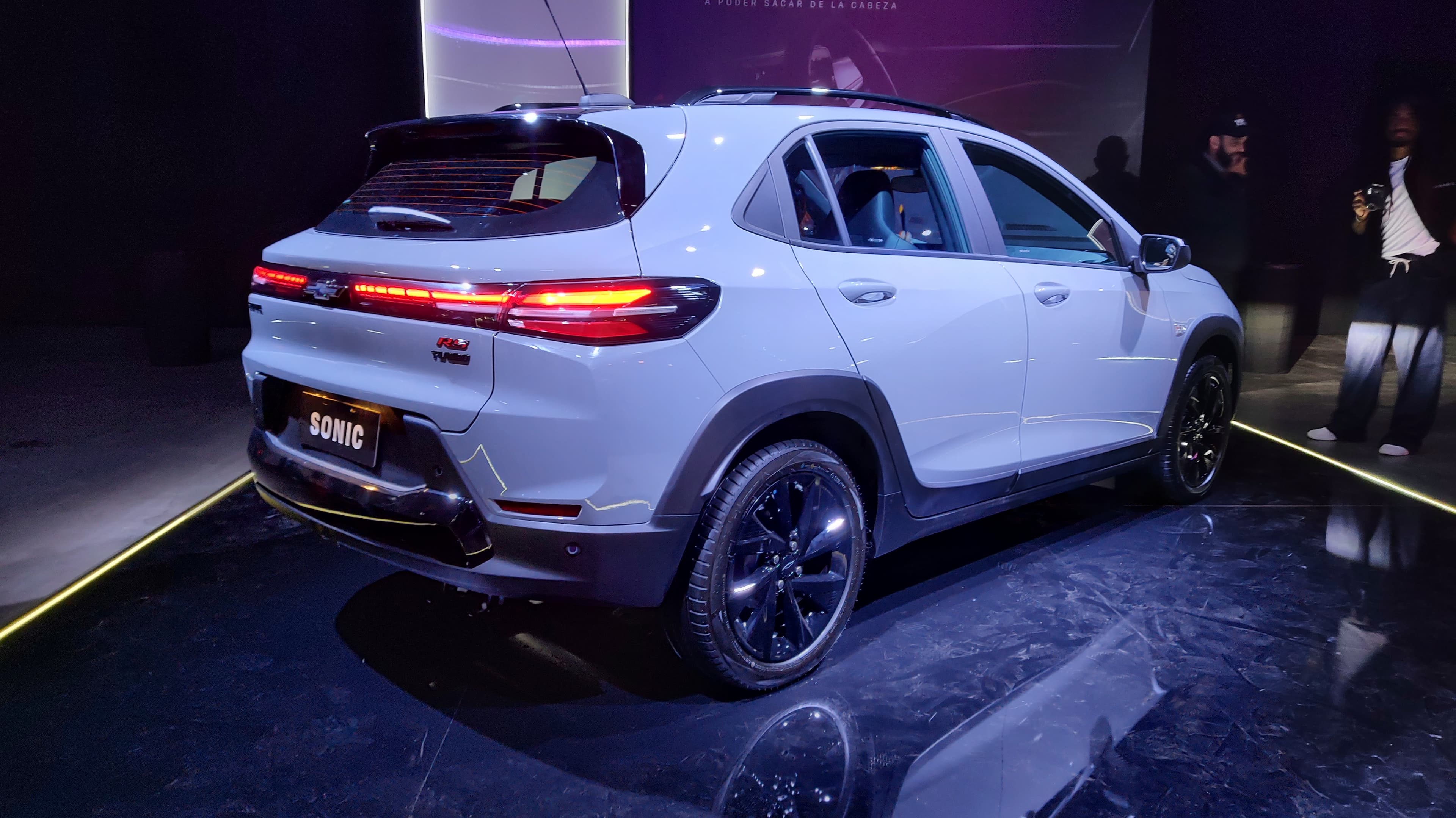 Chevrolet Sonic é lançado a partir de R$ 129.990; conheça o SUV