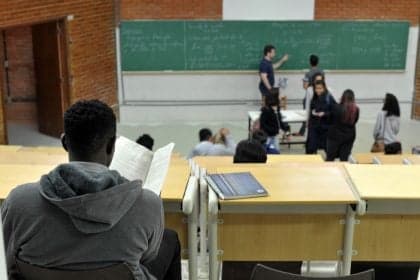 MPF firma acordo de reparação com estudante da Unirio por cotas indevidas
