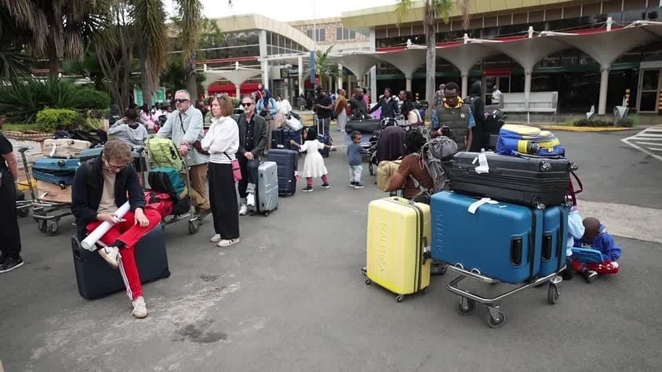 Greve afeta voos em aeroporto do Quênia e gera atrasos generalizados