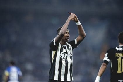 Atlético-MG vence Cruzeiro por 3 a 1 no Mineirão