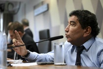 Senador Magno Malta é internado após mal súbito em Brasília