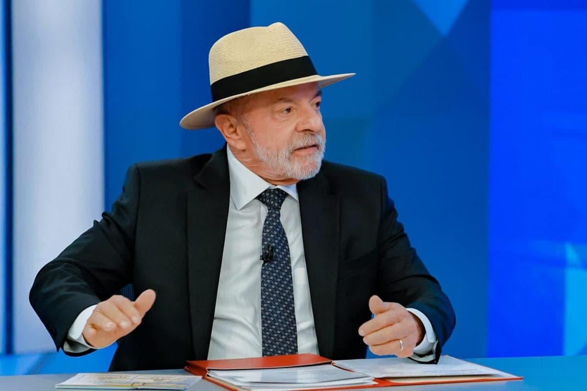Lula descarta privatização dos Correios e anuncia reestruturação