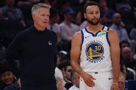 Curry se recupera e está pronto para o duelo contra os Lakers x Warriors