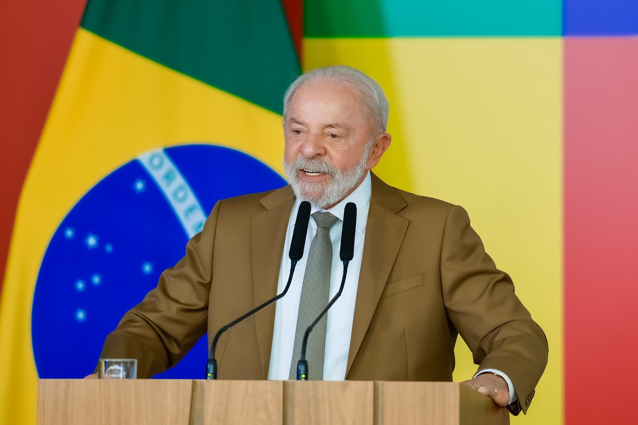 Lula anuncia medidas para reduzir dívidas de brasileiros